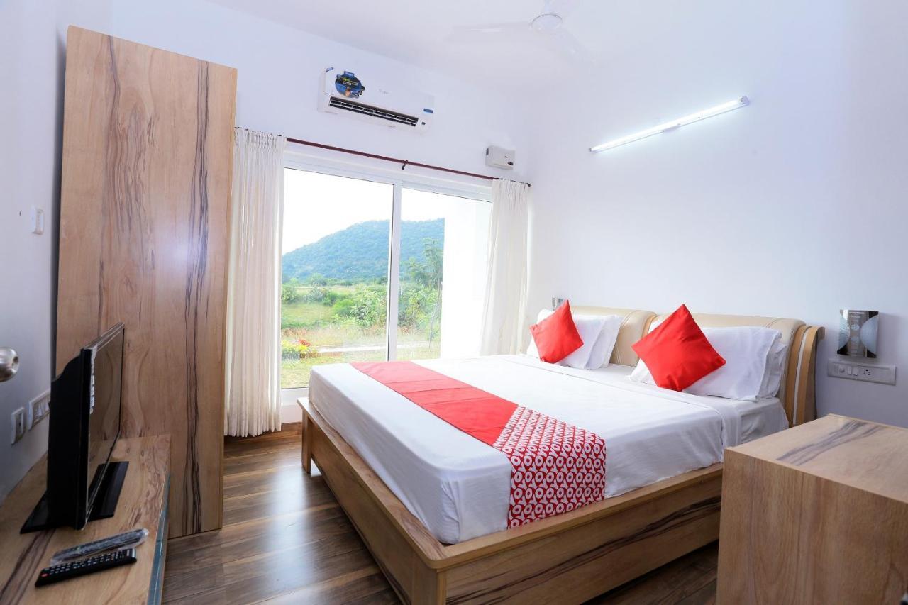 Oyo 24200 Bahri Beautiful Country Hotel Ayyampālaiyam Екстериор снимка
